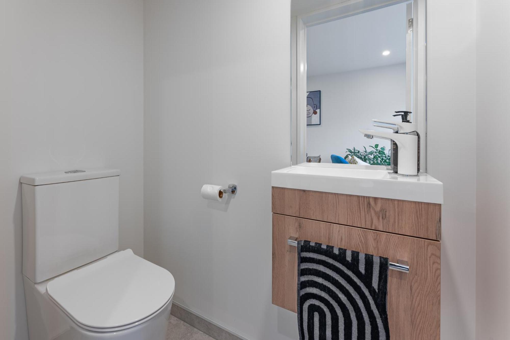Urban Nest - Entire Townhouse And Free Parking Βίλα Κράισττσερτς Εξωτερικό φωτογραφία