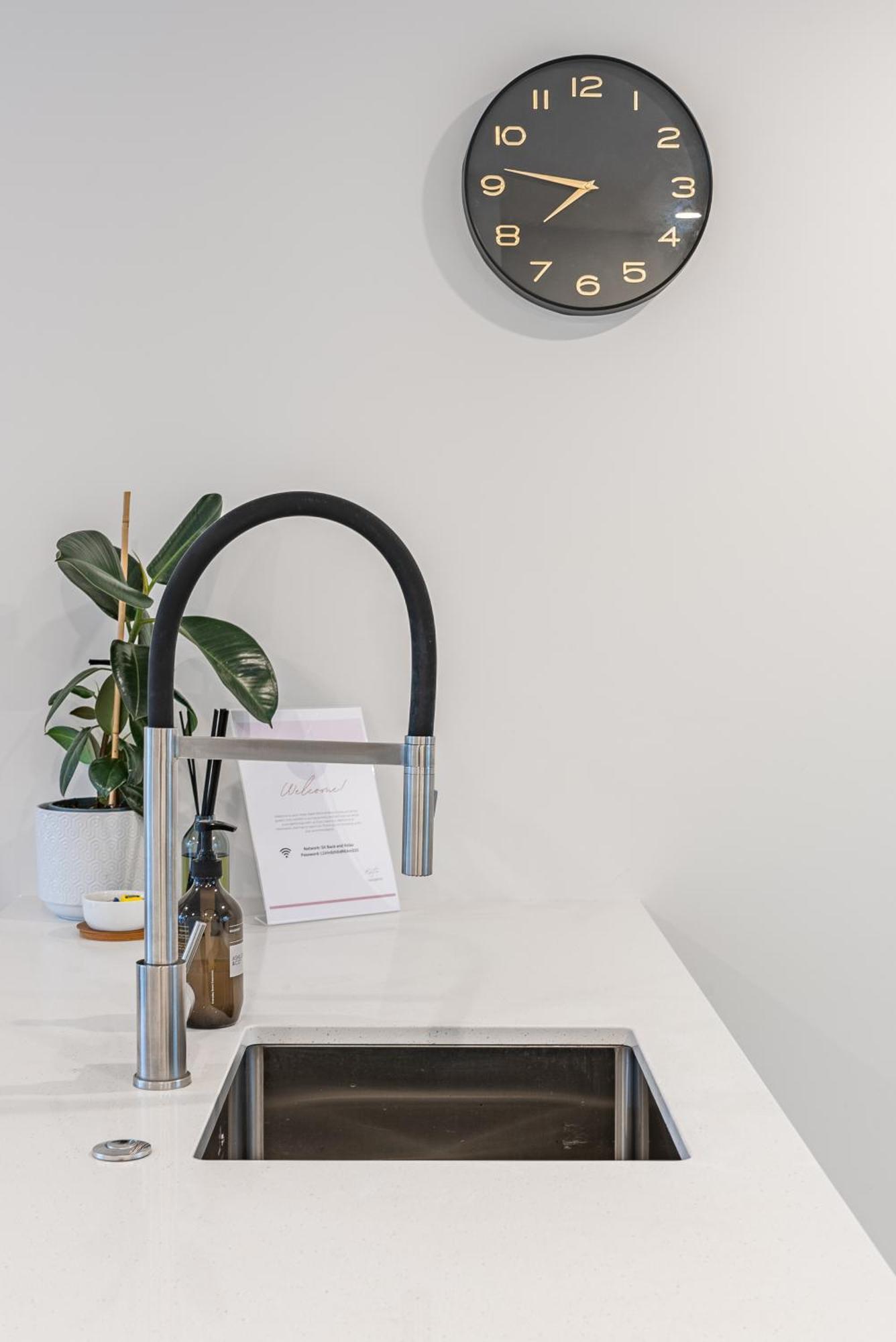Urban Nest - Entire Townhouse And Free Parking Βίλα Κράισττσερτς Εξωτερικό φωτογραφία