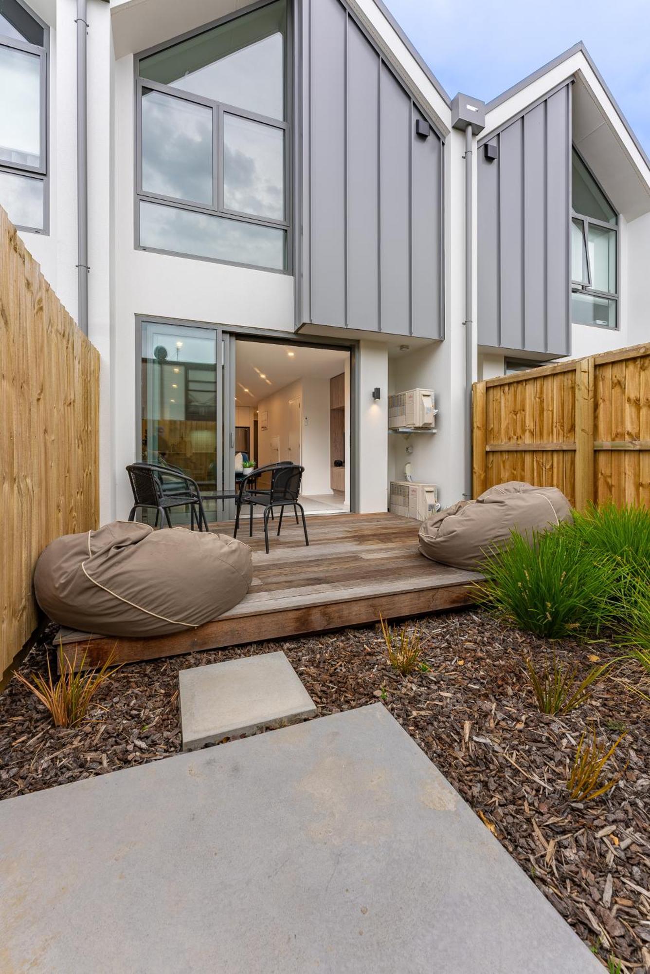Urban Nest - Entire Townhouse And Free Parking Βίλα Κράισττσερτς Εξωτερικό φωτογραφία