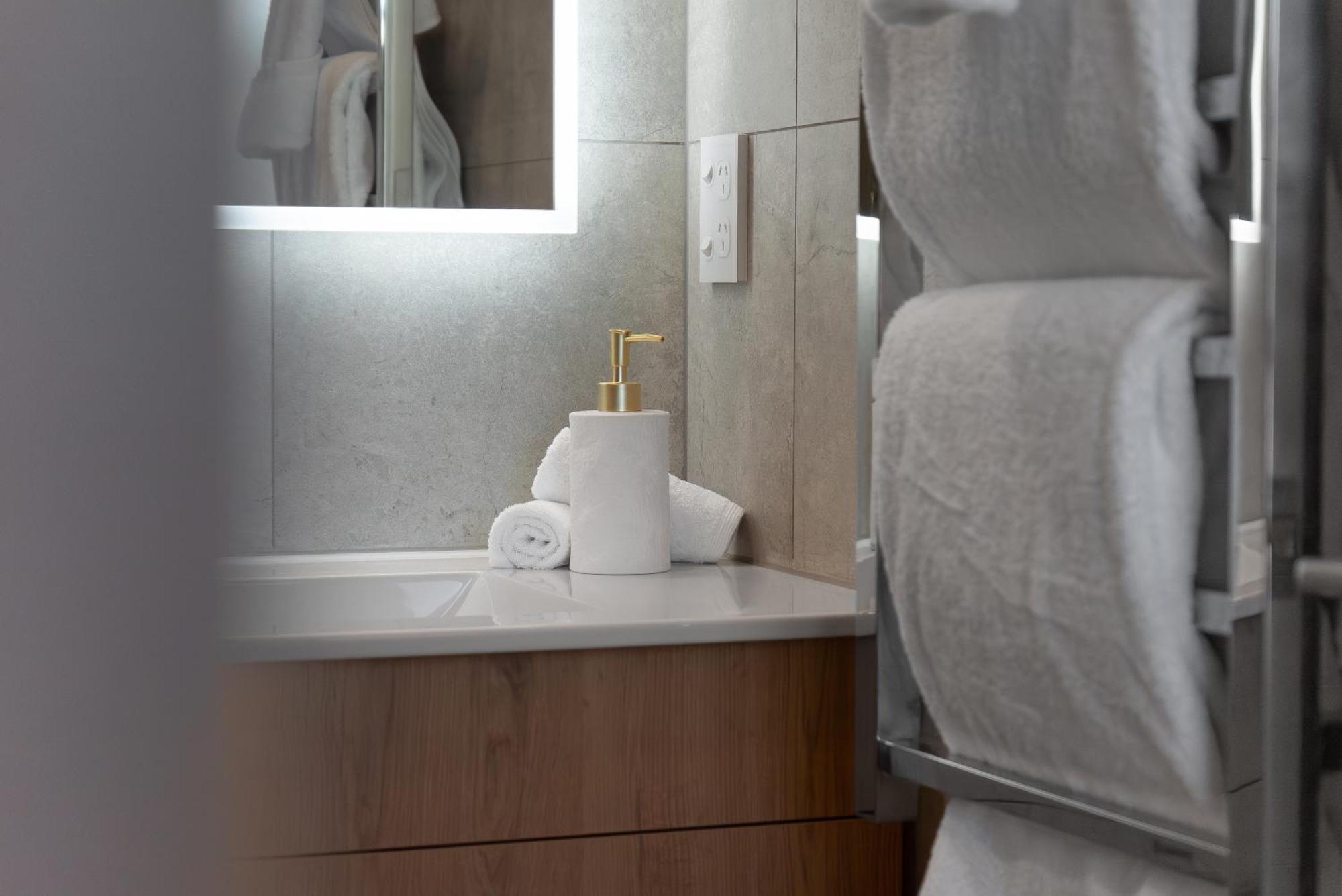 Urban Nest - Entire Townhouse And Free Parking Βίλα Κράισττσερτς Εξωτερικό φωτογραφία