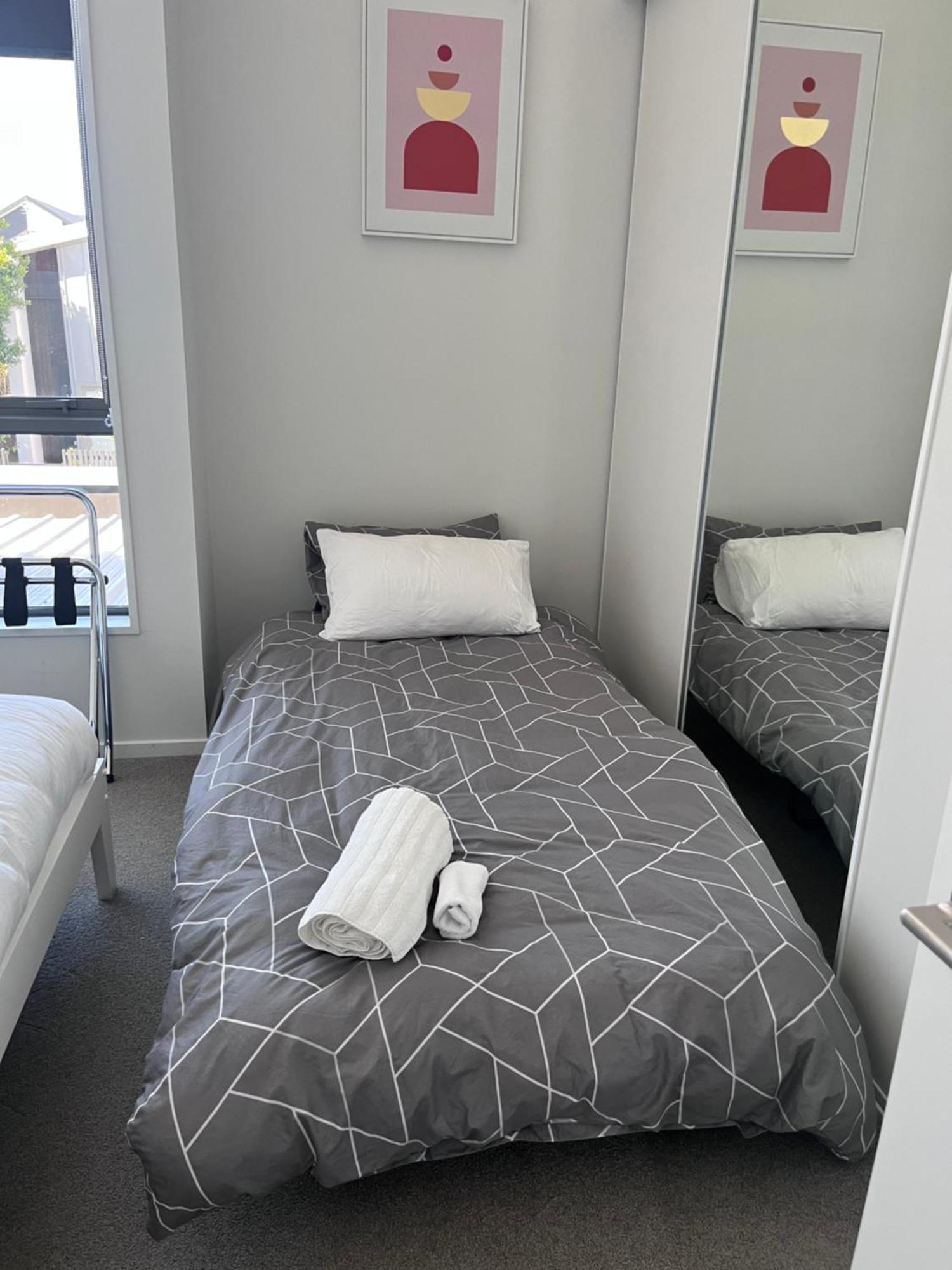 Urban Nest - Entire Townhouse And Free Parking Βίλα Κράισττσερτς Εξωτερικό φωτογραφία